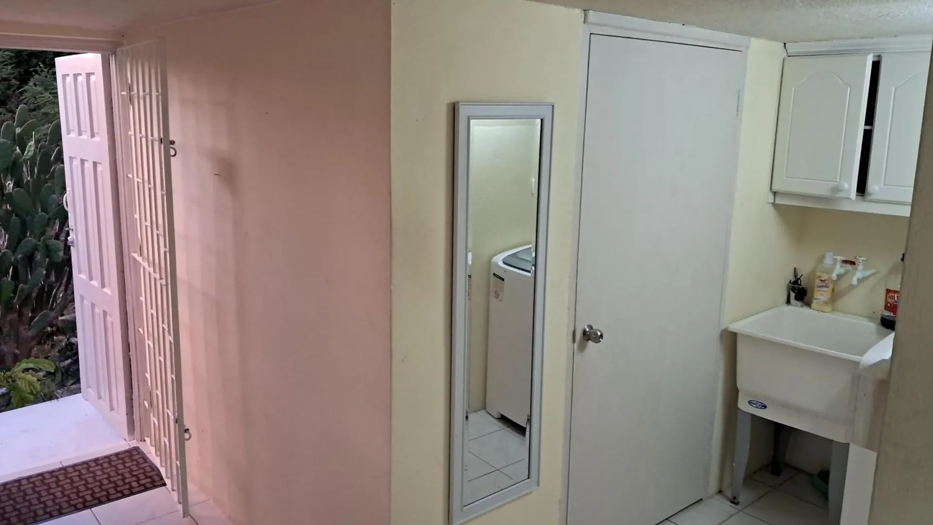 Rain Apartman Bridgetown Homestay szállás